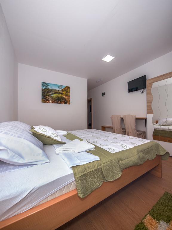 סמולג'אנאק Plitvice Rooms מראה חיצוני תמונה