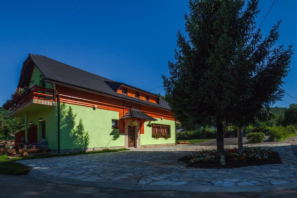 סמולג'אנאק Plitvice Rooms מראה חיצוני תמונה