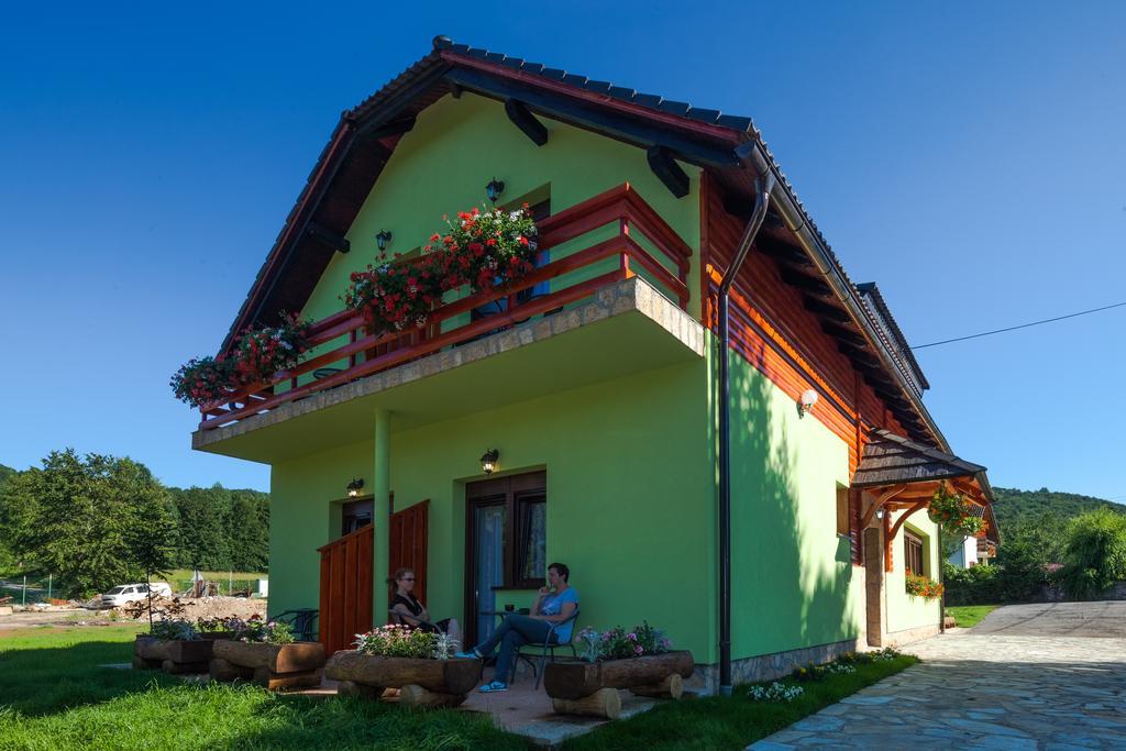 סמולג'אנאק Plitvice Rooms מראה חיצוני תמונה